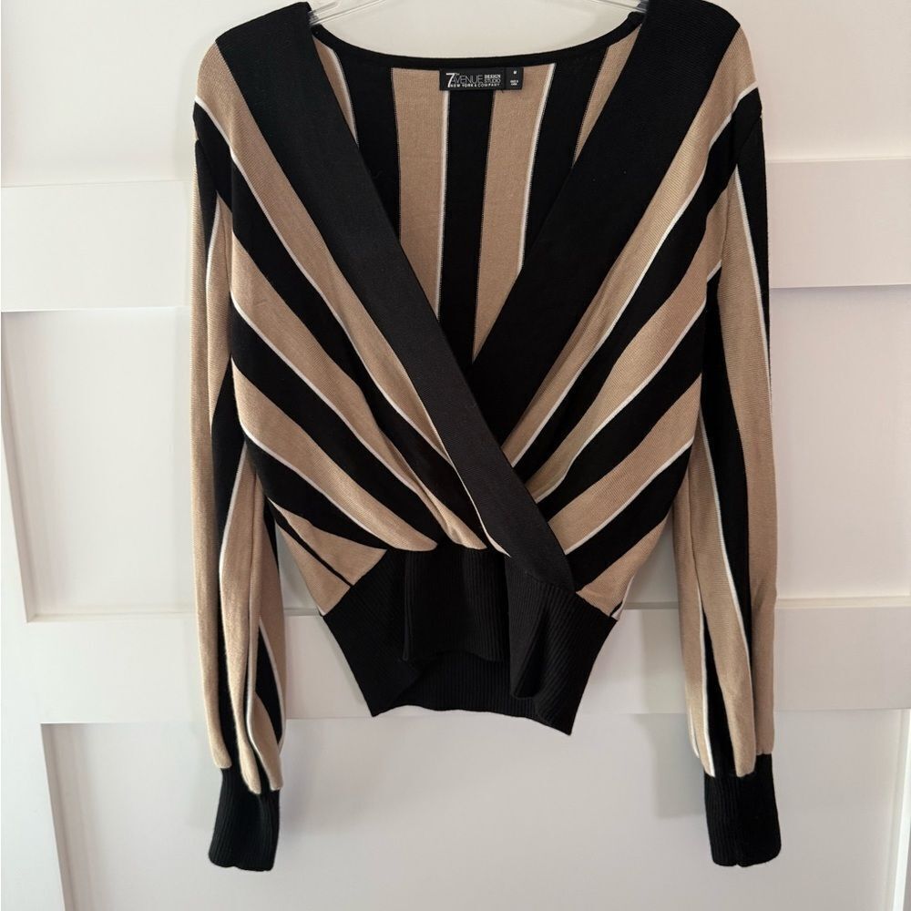 New New York & Company 7th Avenue Black and Tan Striped Sweater size Medium